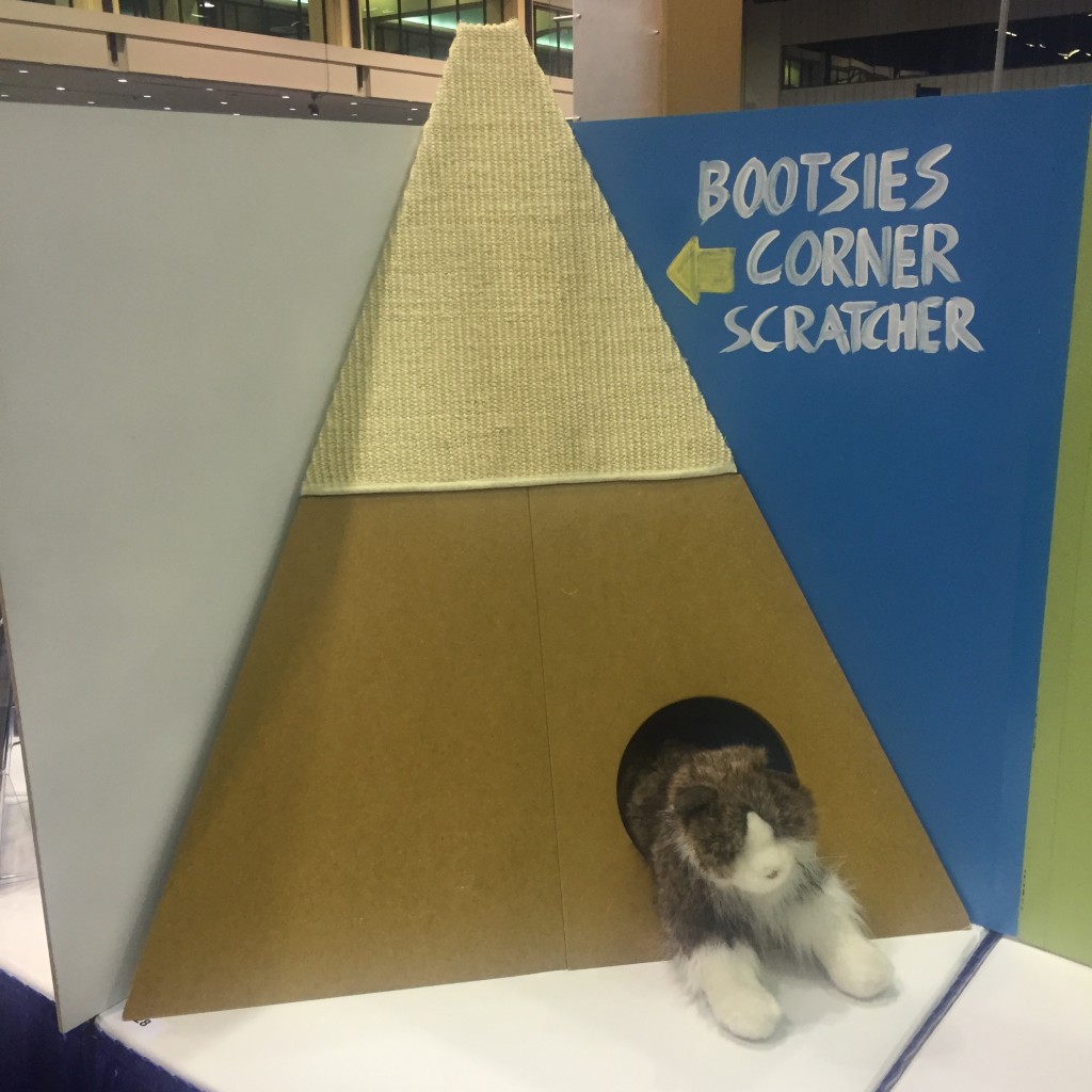 Corner Scratcher Pioneer Pets